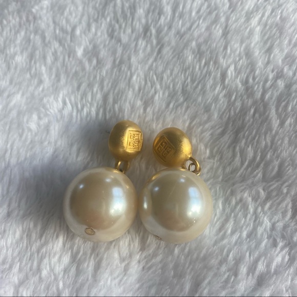 Authentic Givenchy Rare Vintage Earrings Gold 4G Logo Dangle Faux Pearl - Picture 4 of 11